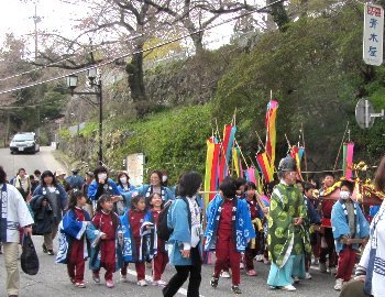 筑波山の春の御座替祭